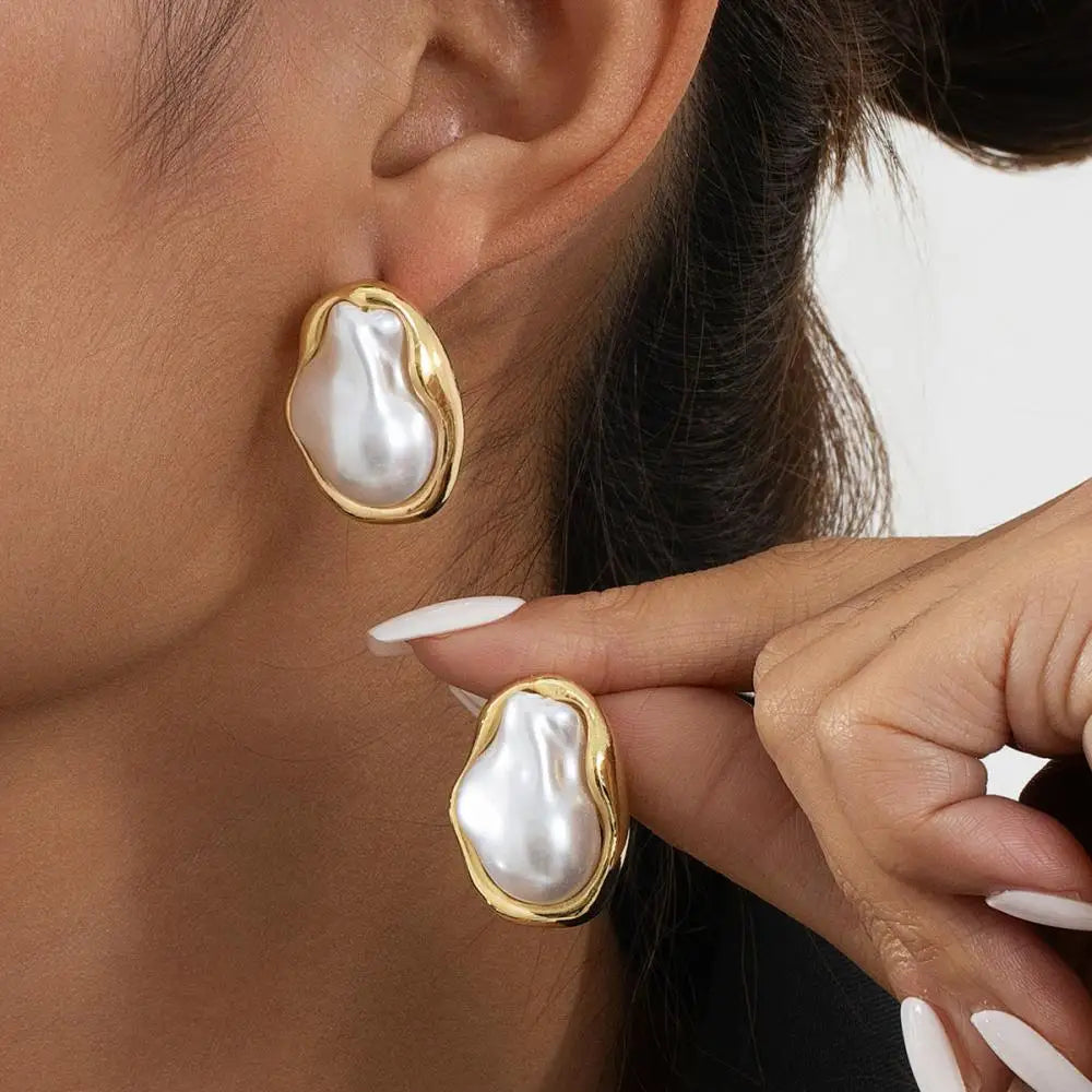 Pearl-Gold Earrings