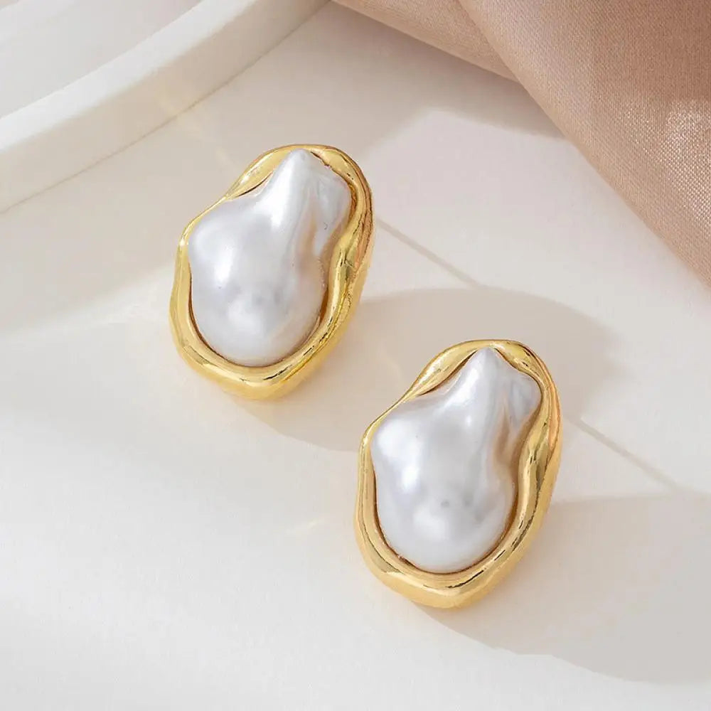Pearl-Gold Earrings