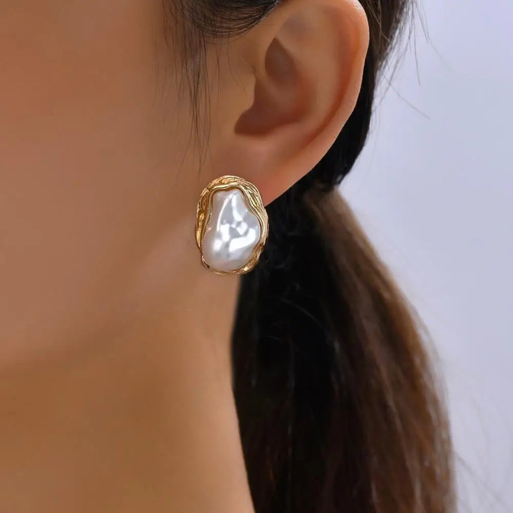 Pearl-Gold Earrings